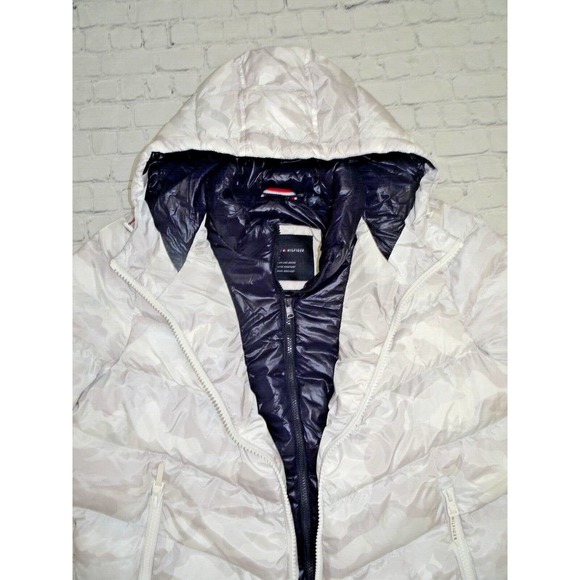 Tommy Hilfiger Men's Midweight Chevron Quilted, Large, Tonal White Camo w/Bib, L - Picture 6 of 11